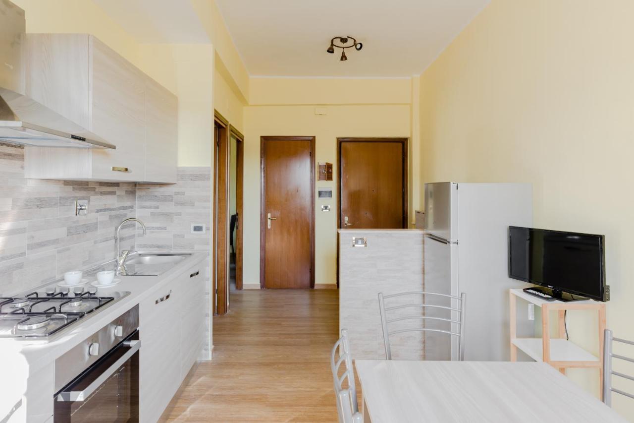 Le Rondini Apartment, 5 Persone, 2 Balconi, Policlinico Tor Vergata E Casilino Roma Exterior foto